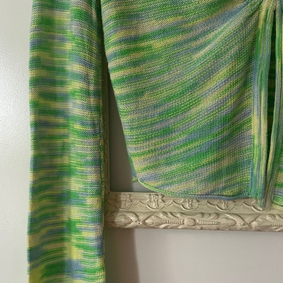 AMERICAN EAGLE OUTFITTERS | Y2K Green & Yellow Blouse with Bell Long Sleeves - Picture 9 of 15